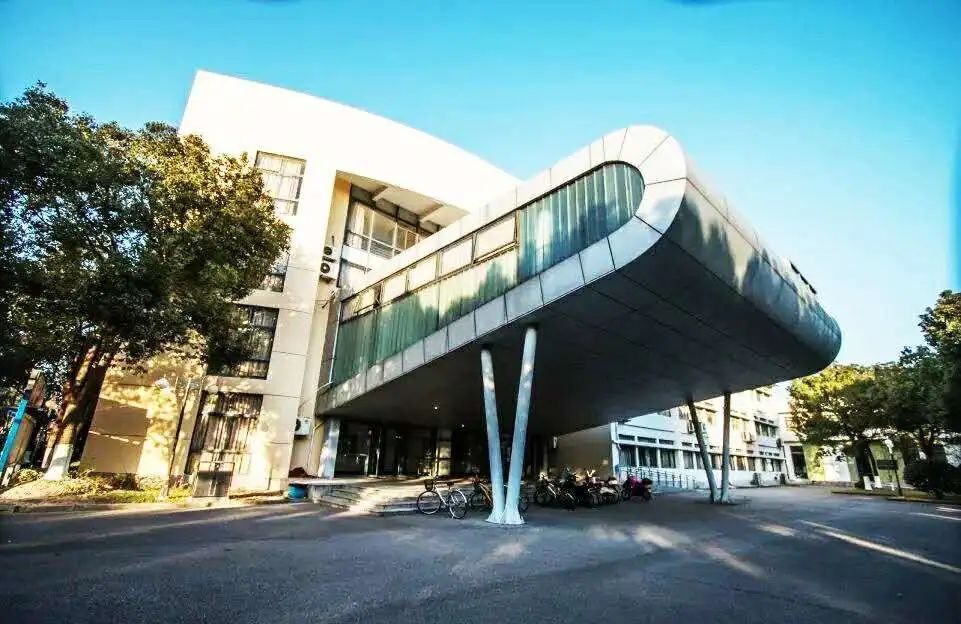 7号教学楼.jpg